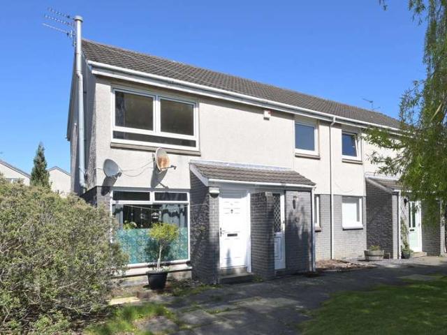 Flat for sale in East Craigs, Scotland