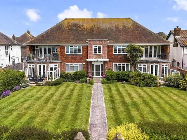 Flat for sale in Worthing, West Sussex