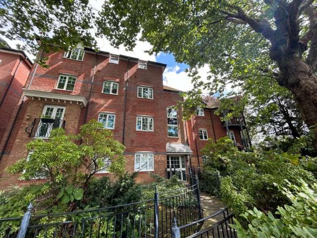 Flat for sale in Georgia, Greater Manchester