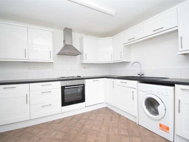 Flat for rent in Kinsley, West Yorkshire
