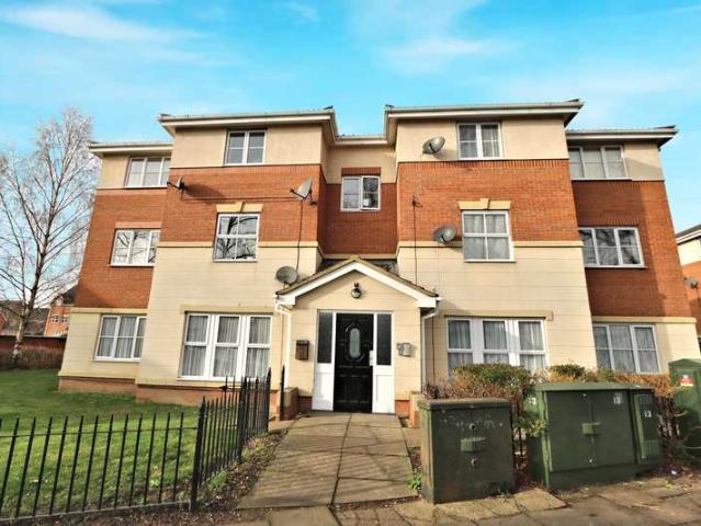 Flat for sale in Cauldwell, Bedford