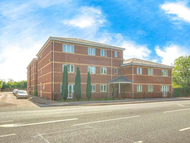Flat for sale in Gloucester, Gloucestershire