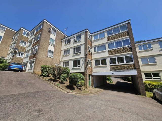 Flat for sale in Spring Park, Luton