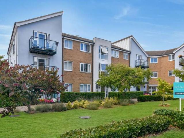 Flat for sale in North Shoebury, Alton Barnes