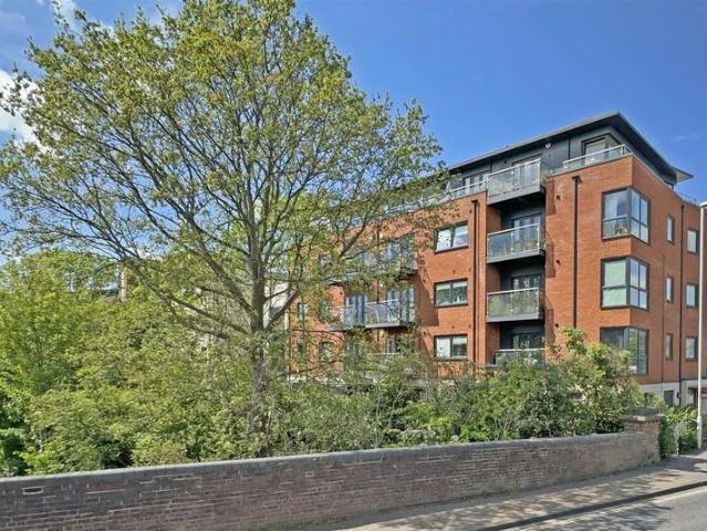 Flat for sale in Blackwell, Perryfields