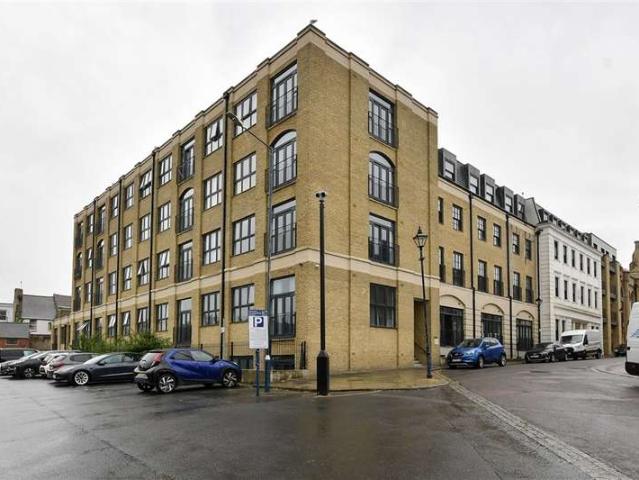 Flat for sale in East Cliff, Acol
