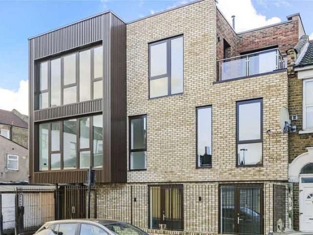 Flat for sale in Manor Park, Isle Of Man