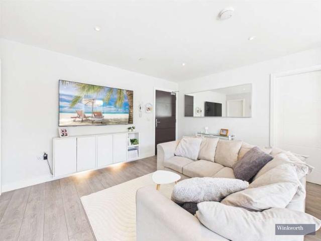 Flat for sale in Greater London