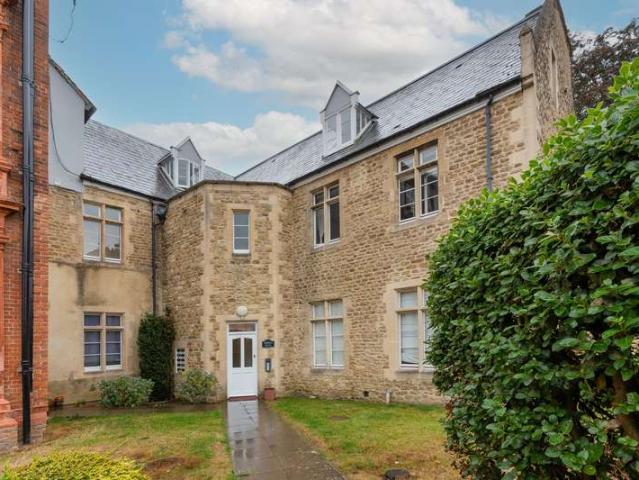Flat for sale in Temple Cowley, Oxford
