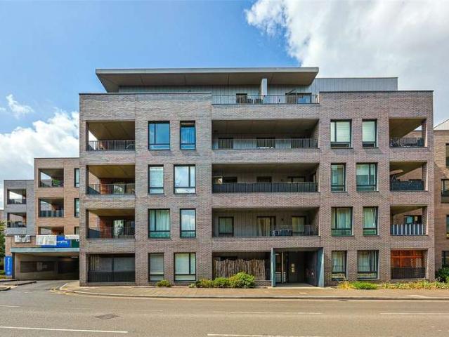 Flat for sale in Kingsbury, Greater London