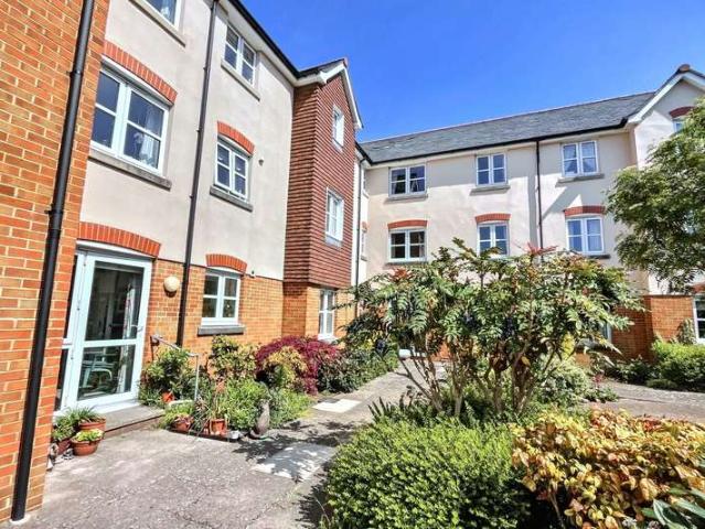 Flat for sale in Horseport, Ashurst Bridge