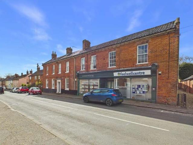 Flat for sale in Burgh St Peter, Norfolk