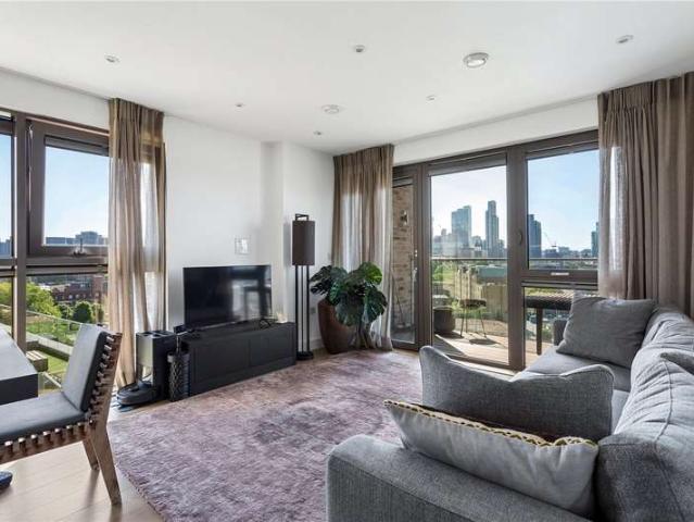Flat for sale in Whitechapel, Greater London