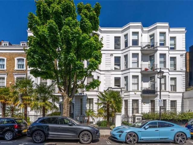 Flat for sale in Maida Vale, Greater London