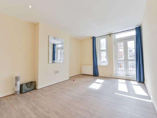 Flat for rent in North Kensington