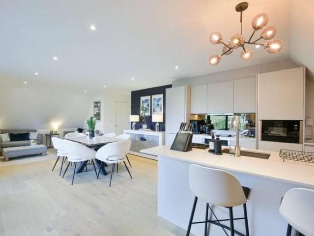 Flat for sale in London Borough of Croydon, Purley