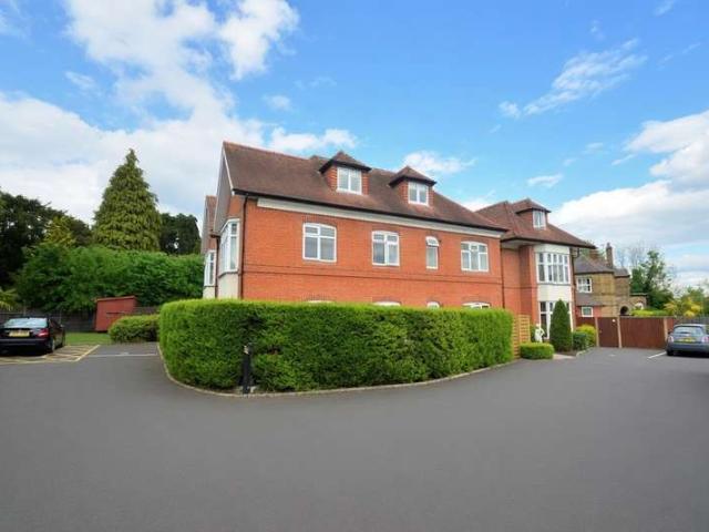 Flat for rent in Ripley Springs, Row Town