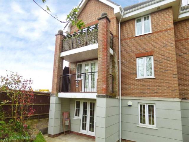 Flat for sale in Hedge End, Helford