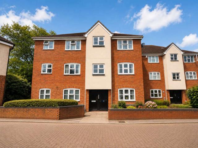 Flat for rent in Scrattons Farm, Greater London