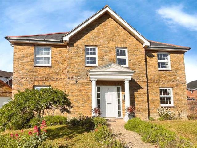 Flat for sale in Totland, Isle Of Wight