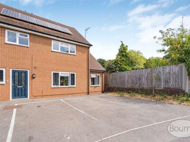 Flat for sale in Westborough, Surrey