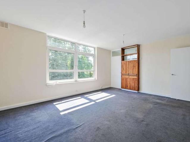 Flat for sale in Lewisham, Blackheath