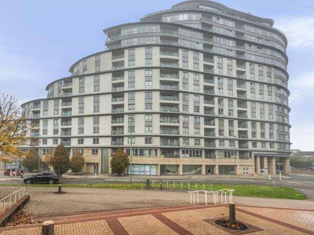 Flat for sale in Horsell, Woking