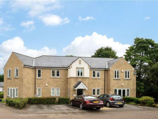 Flat for sale in Pool, West Yorkshire