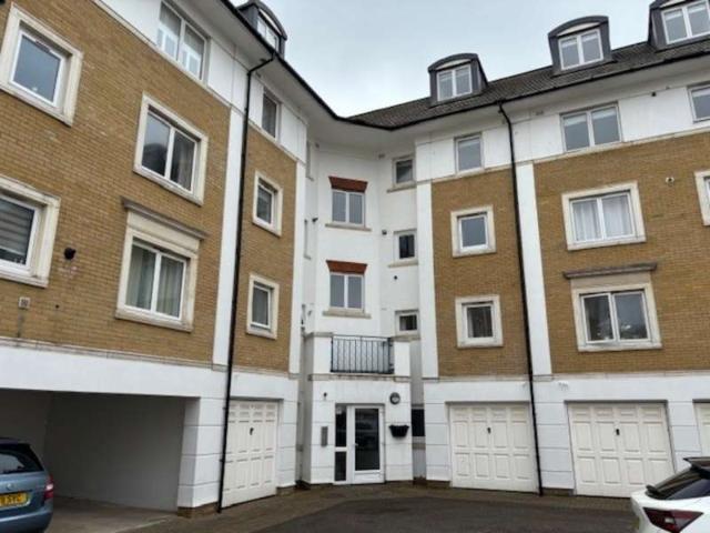 Flat for sale in Roedean
