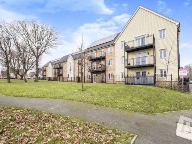Flat for sale in Harold Hill, Greater London