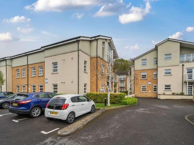 Flat for sale in Batchworth