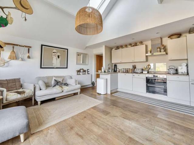 Flat for sale in Thame, South Oxfordshire