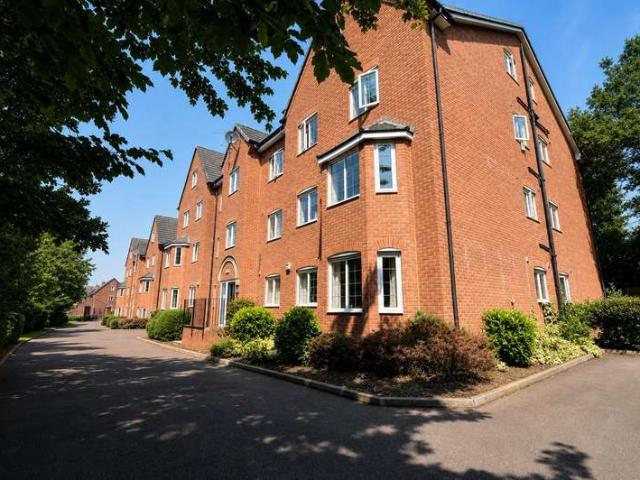 Flat for rent in Horbury Bridge, West Yorkshire