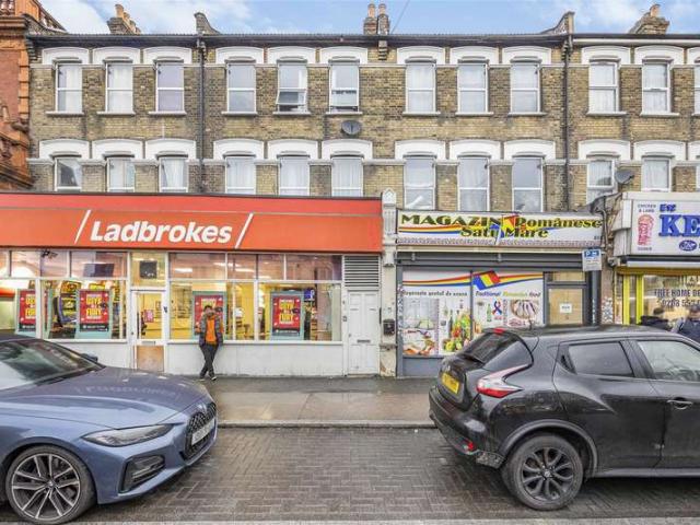 Flat for sale in Manor Park, Greater London