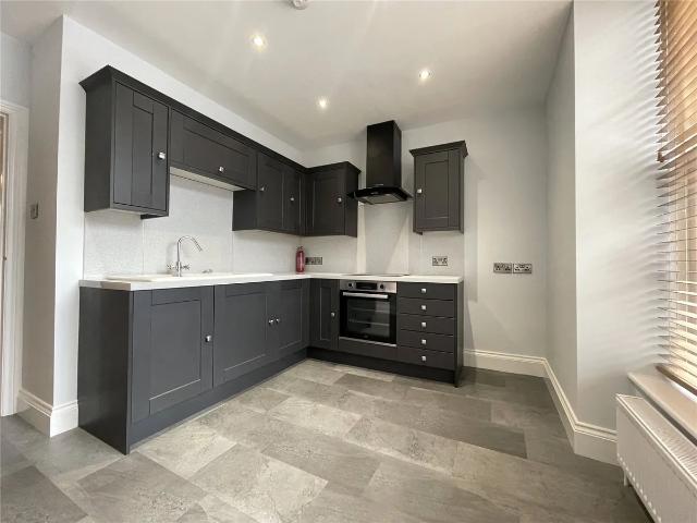 Apartment for rent in Trofarth, Wales