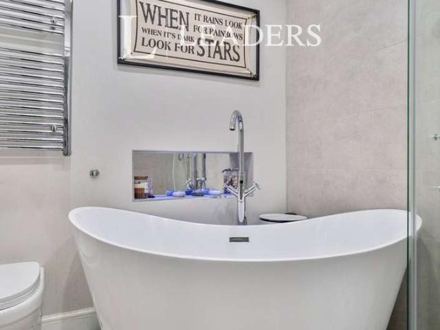 Flat for sale in St James, Sandown Park