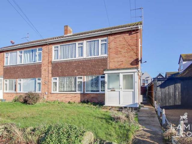 Flat for sale in Dale Hill, Essex