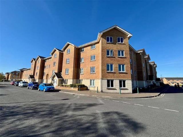 Flat for sale in Fiddler's Green, Golden Valley