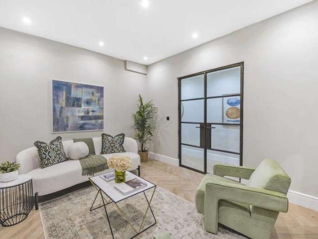 Flat for sale in Pimlico, Pimlico