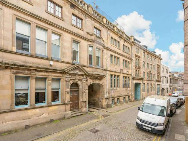 Flat for sale in North Leith, Scotland