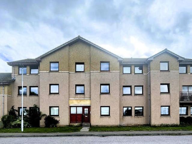 Flat for sale in Forres, Scotland
