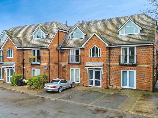 Flat for sale in Reading