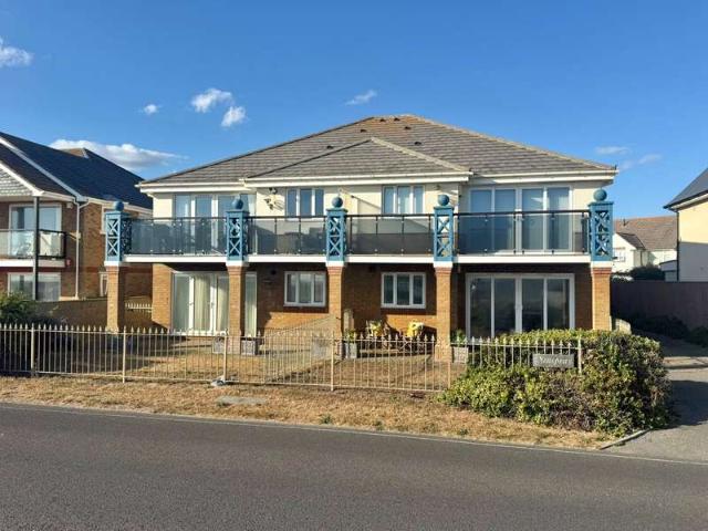 Flat for sale in Milford-on-Sea, Ashurst Bridge