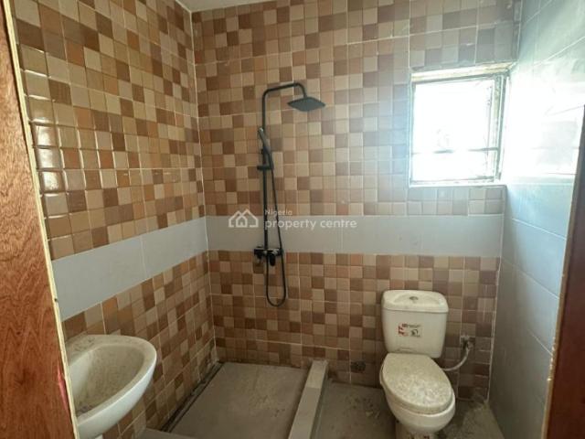 Flat for rent in Eti Osa, Lagos