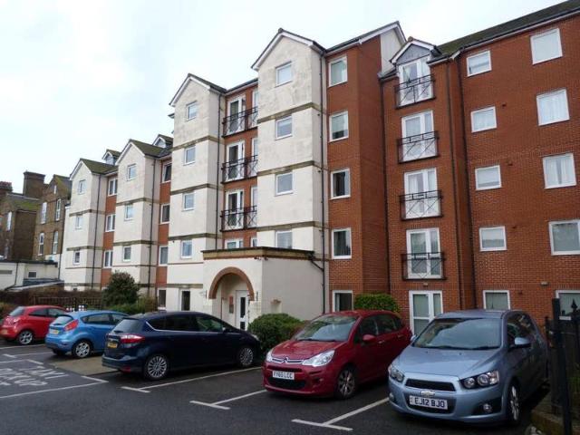 Flat for sale in Cliftonville West, Acol