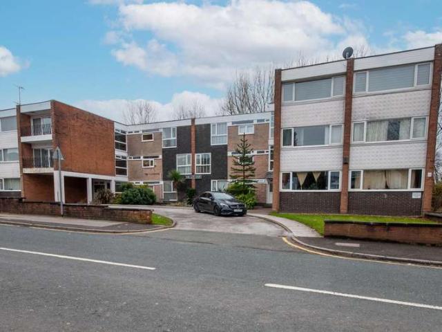 Flat for sale in Park Lane, Bury