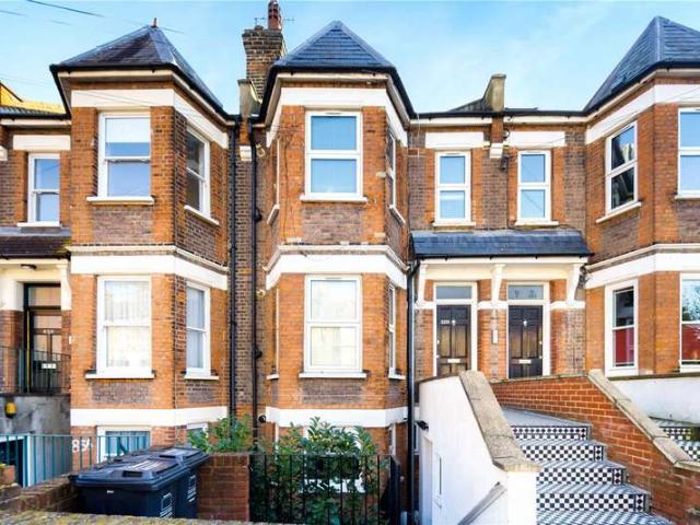 Flat for sale in Clapton, Upper Clapton