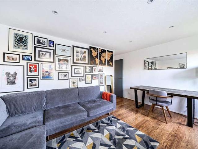 Flat for sale in Greater London