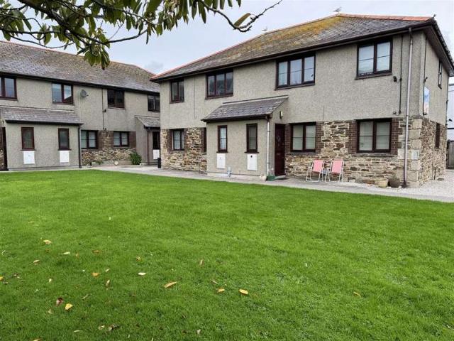 Flat for sale in Penwartha Coombe, Cornwall