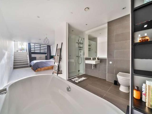 Flat for sale in Feckenham, City Of Bristol